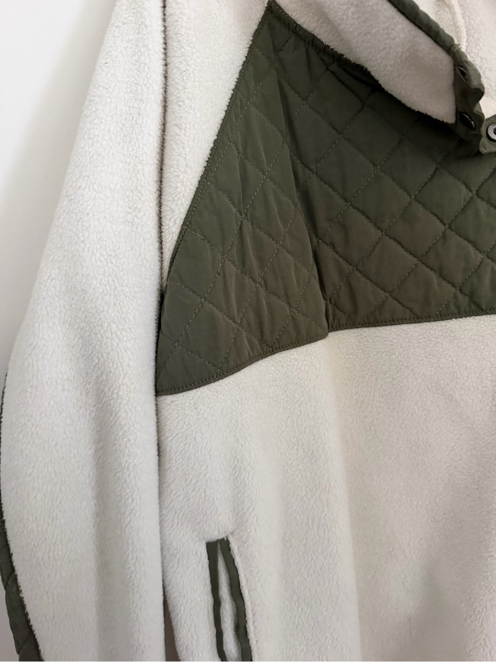Abercrombie & Fitch Quilted Olive & Cream Fleece Pullover Women’s Large - Picture 4 of 7